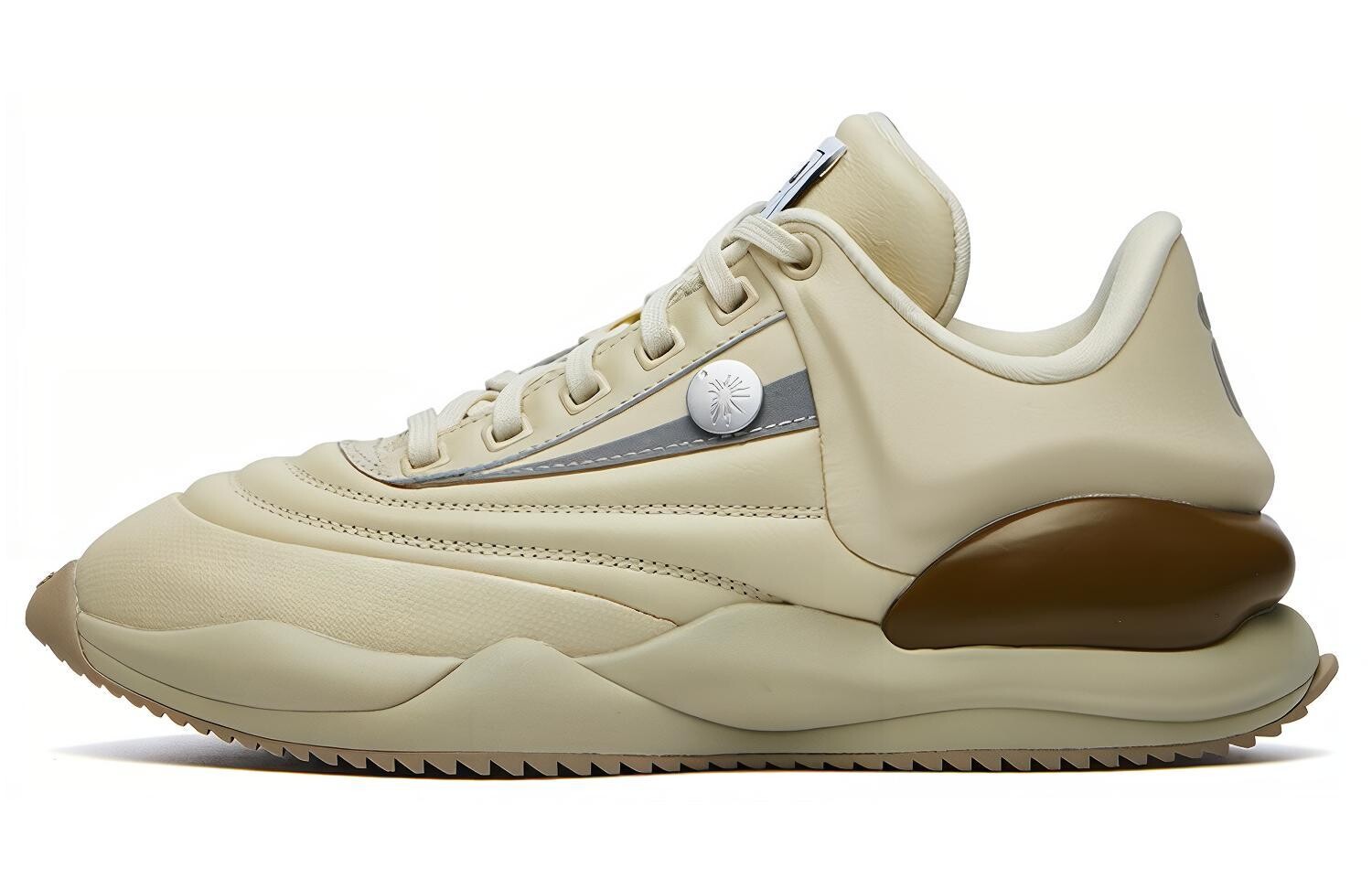 

Женские массивные кроссовки FILA Heritage-Fht