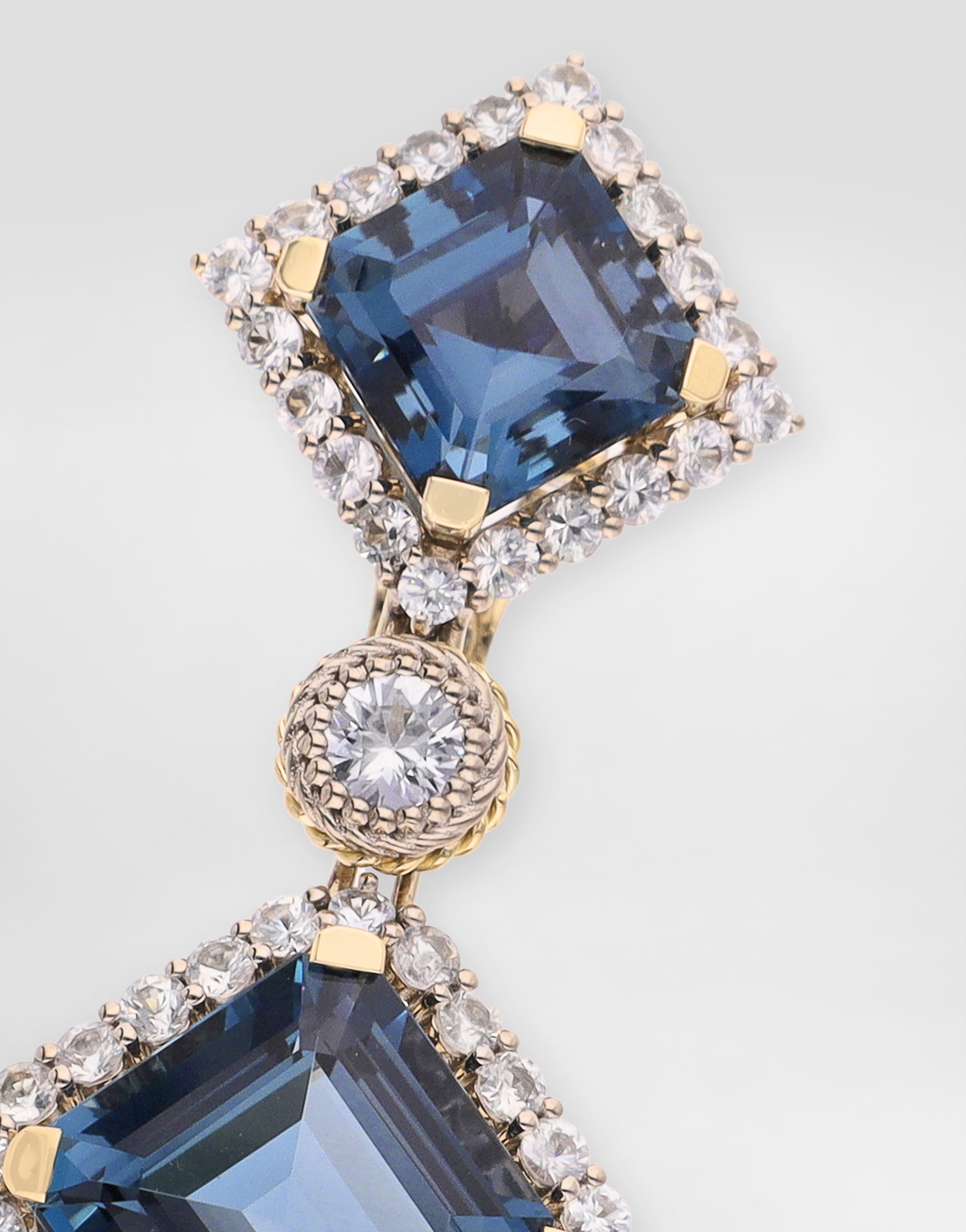 Серьги eleganza из белого и желтого золота 18 карат с топазами и сапфирами Dolce & Gabbana, золото — фото 2