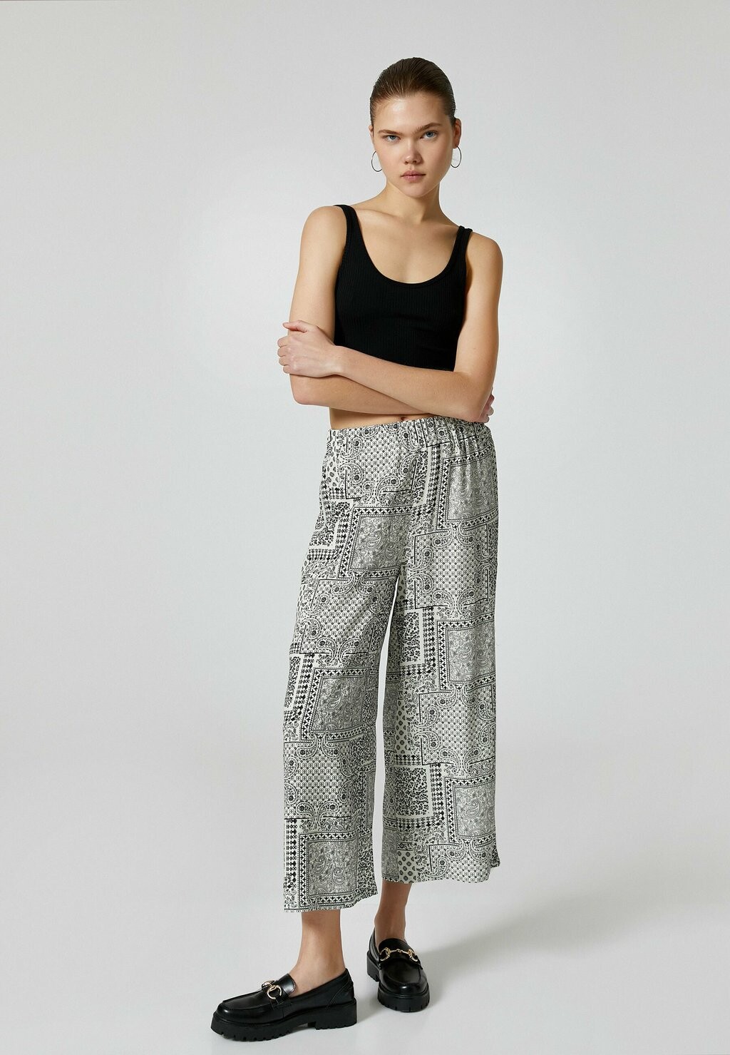 

Брюки WIDE CROP LEG Koton, черный