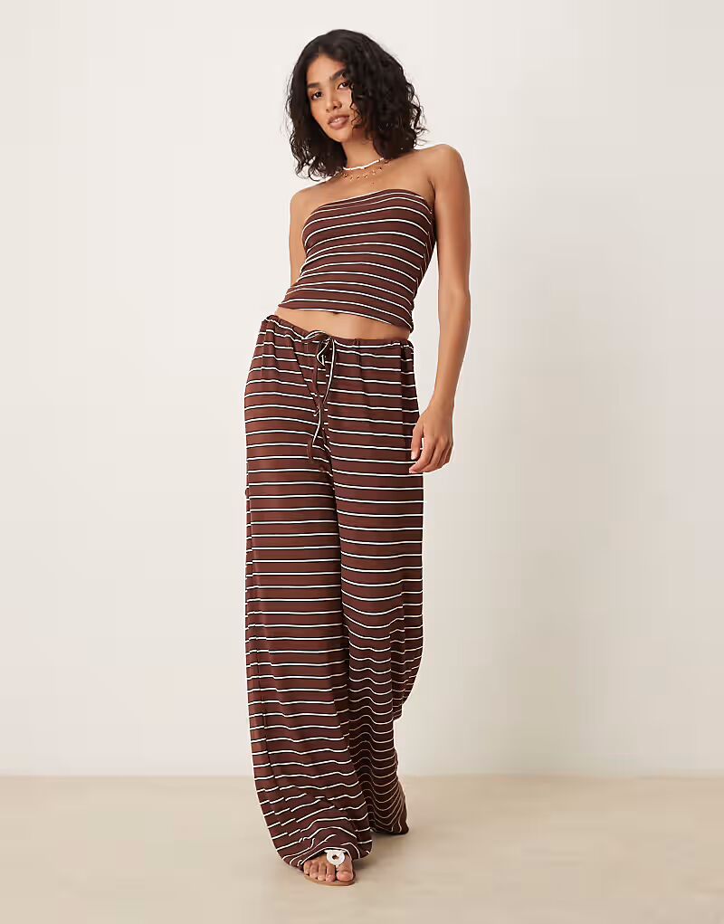 

Широкие брюки ASOS DESIGN в полоску шоколадного цвета
