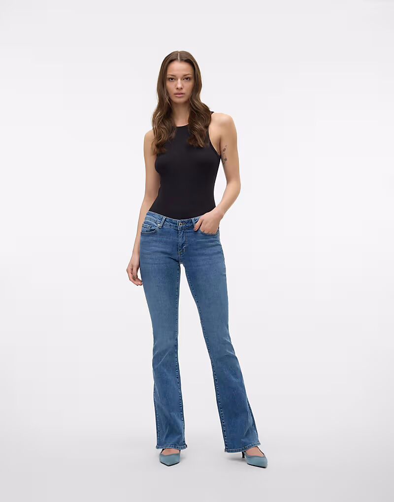 

Расклешенные джинсы Vero Moda из средне-синего денима
