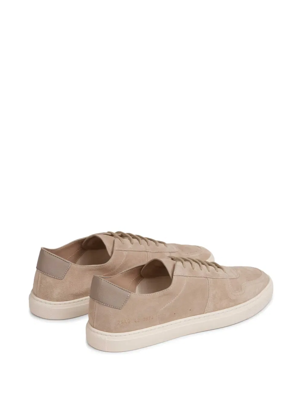 Замшевые кроссовки с петлей на пятке Common Projects, нейтральный — фото 3
