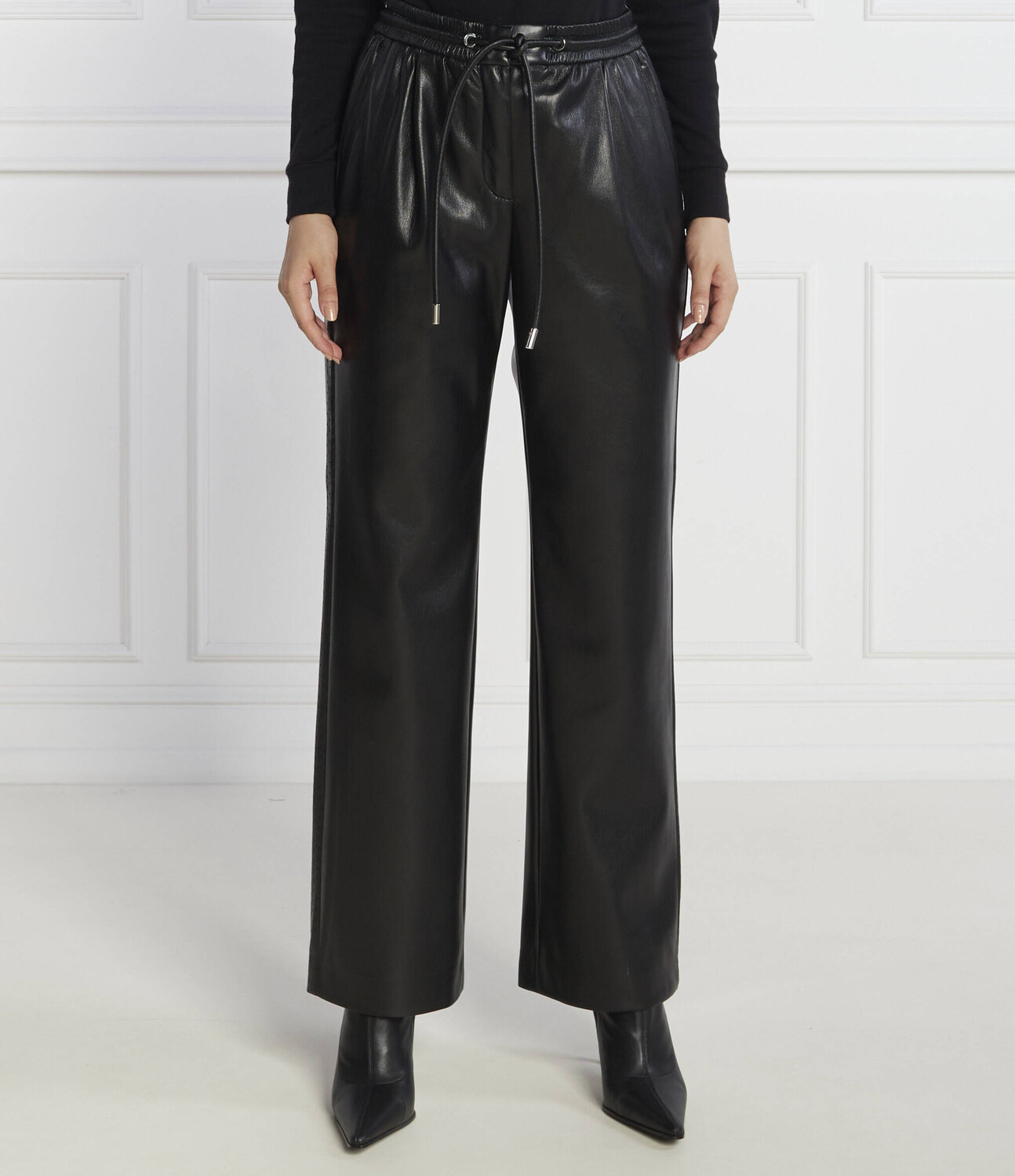 

Брюки BOSS BLACK Tareta Relaxed fit, черный