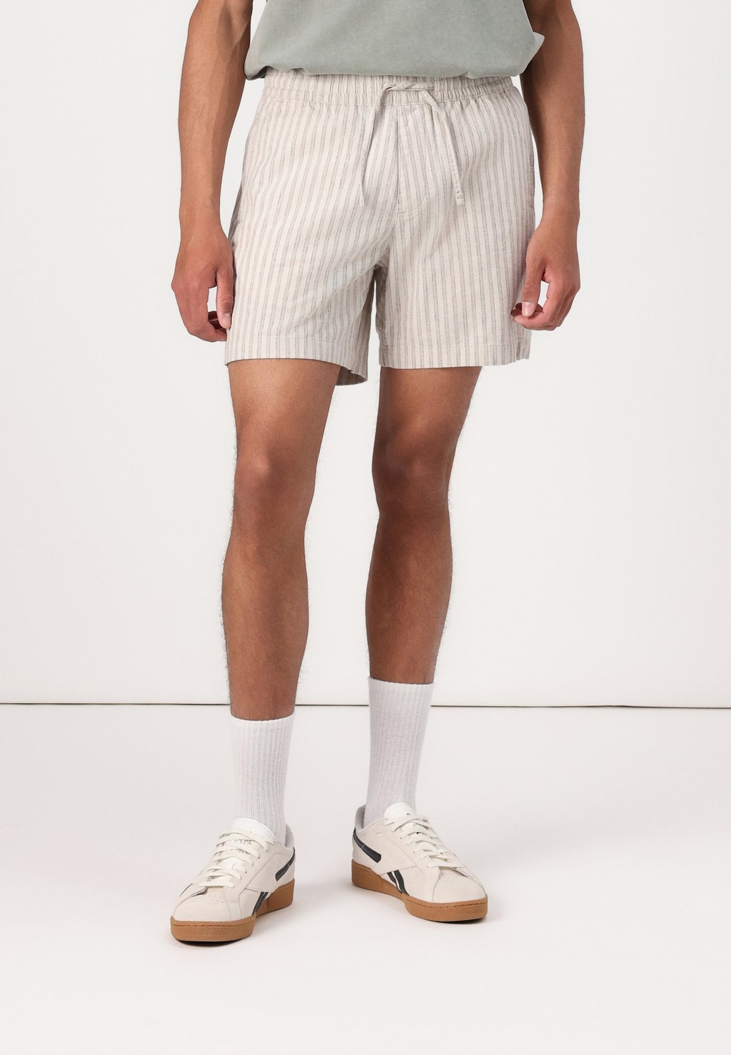 

Шорты PULL ON BEACHY STRIPE Abercrombie & Fitch, серый