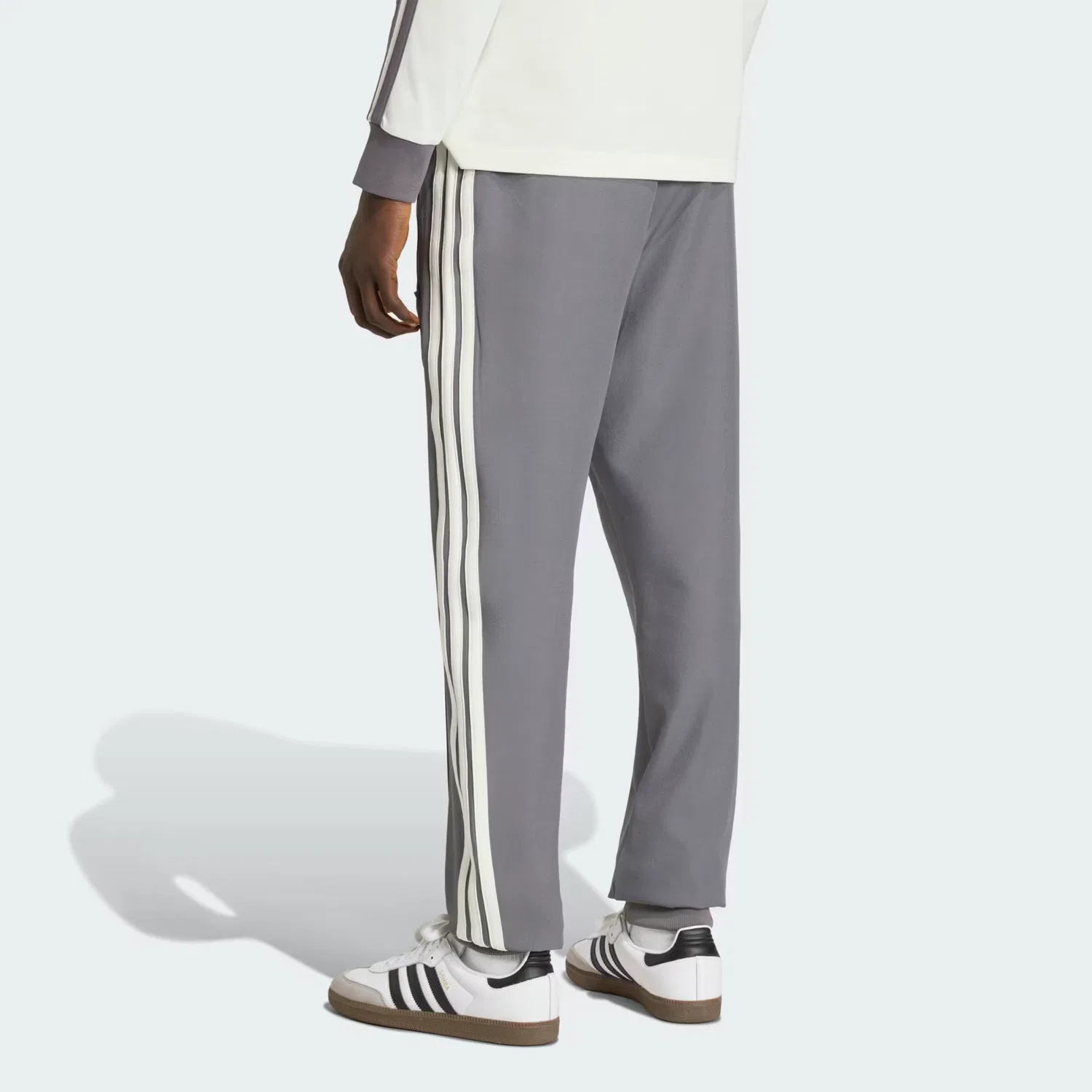 Мужские зауженные спортивные брюки Mercedes - AMG Petronas Formula 1 Team Silver Arrows Icon Adidas Performance, гранит/молочный — фото 3