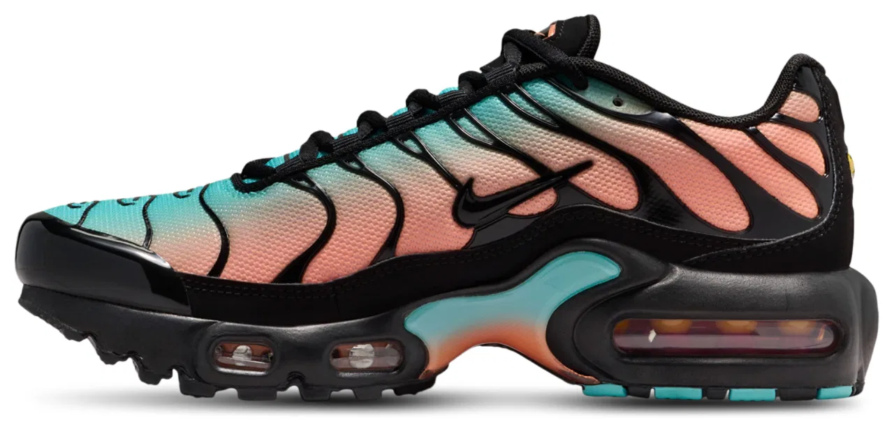 Кроссовки для мальчиков Air Max Plus Nike, цвет Aurora/Black — фото 2