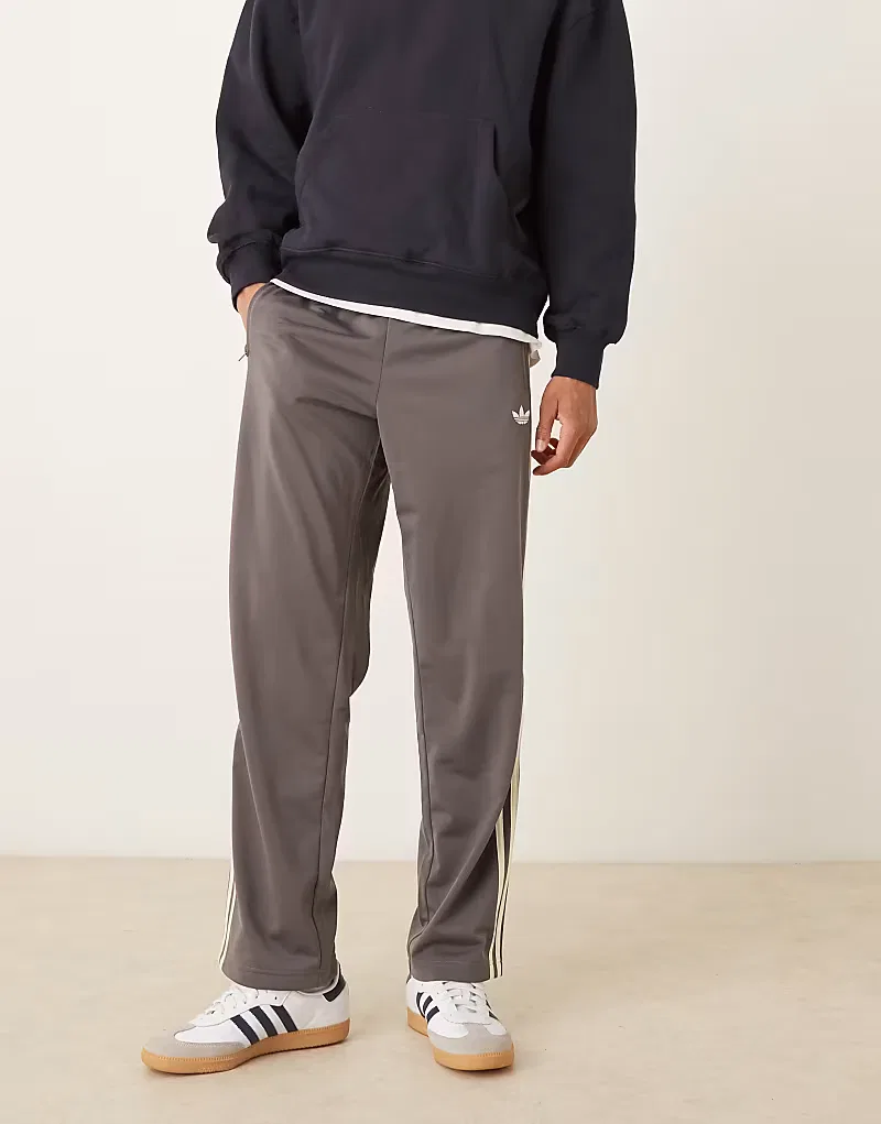 Спортивные брюки Adidas Originals Firebird в угольно-сером и кремовом х