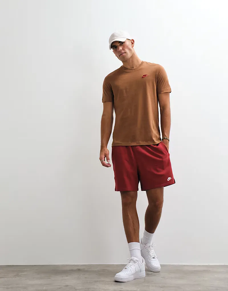 Футболка Nike Club с логотипом на груди, коричневый — фото 2