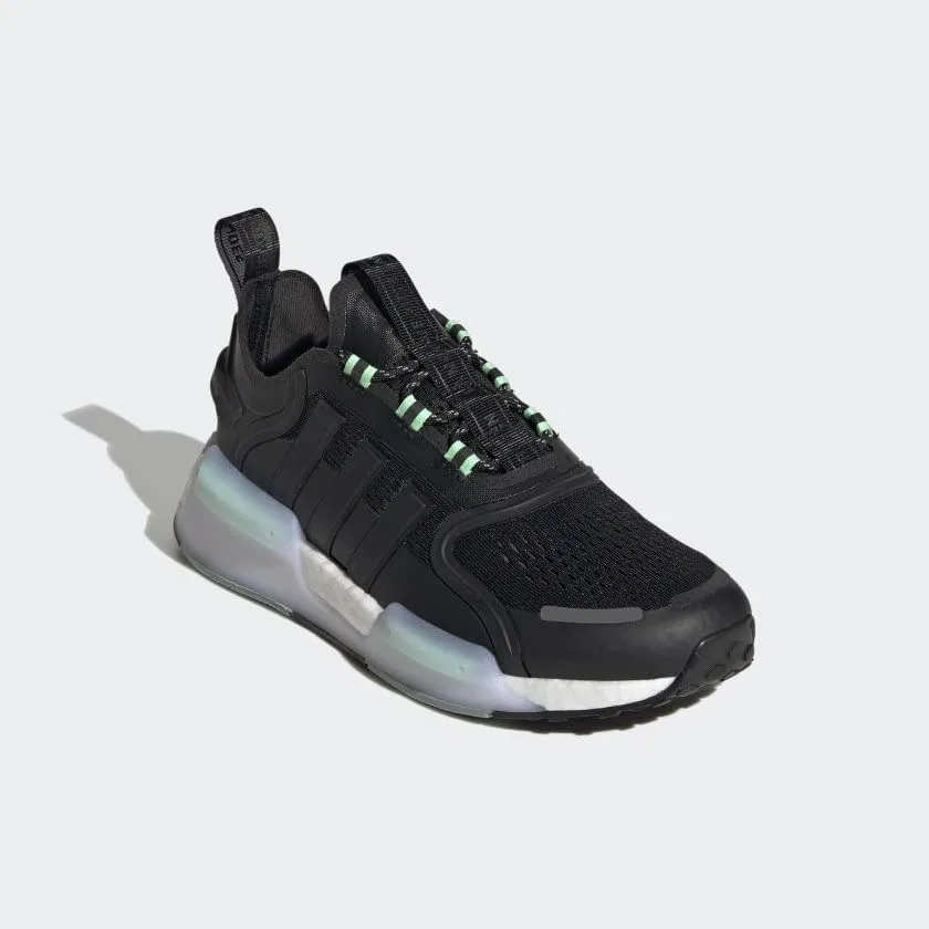 Детские кроссовки для мальчиков с технологией Boost NMD_R1 Adidas, Core Black Cloud White Beam Green — фото 4