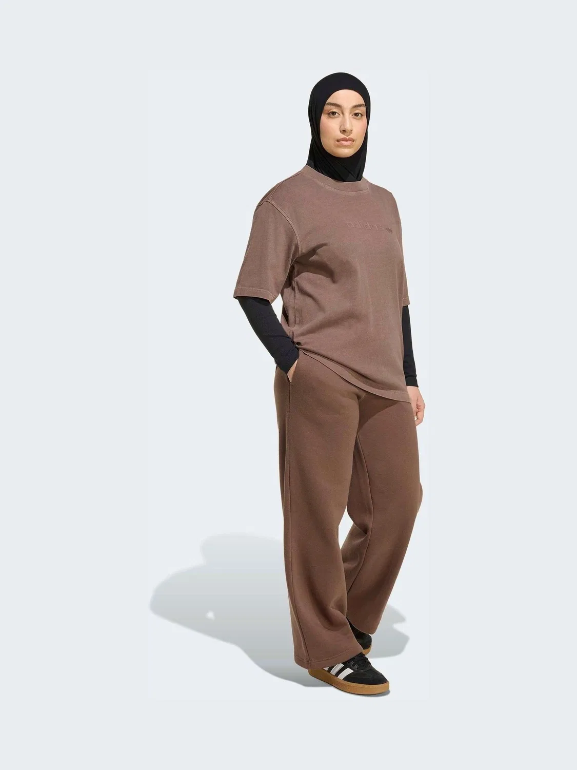 Штаны свободного кроя Essentials Wide Leg Pant, adidas Originals, коричневый