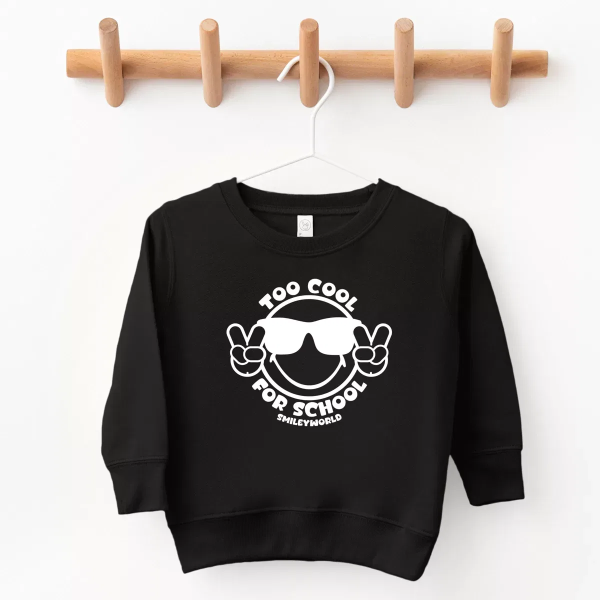 Детский свитшот с принтом SmileyWorld Too Cool For School The Juniper Shop, Black — фото 2