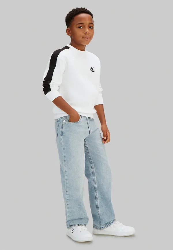 Свободная толстовка унисекс Calvin Klein Jeans, белый — фото 2