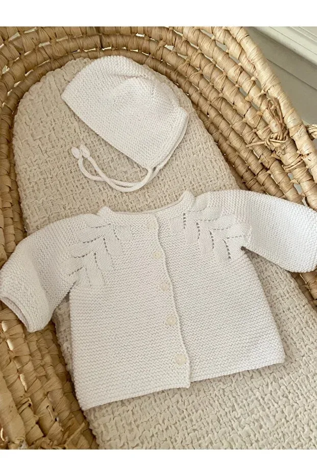 Детский кардиган с ажурной вязкой, комплект с шапкой Florijee, White