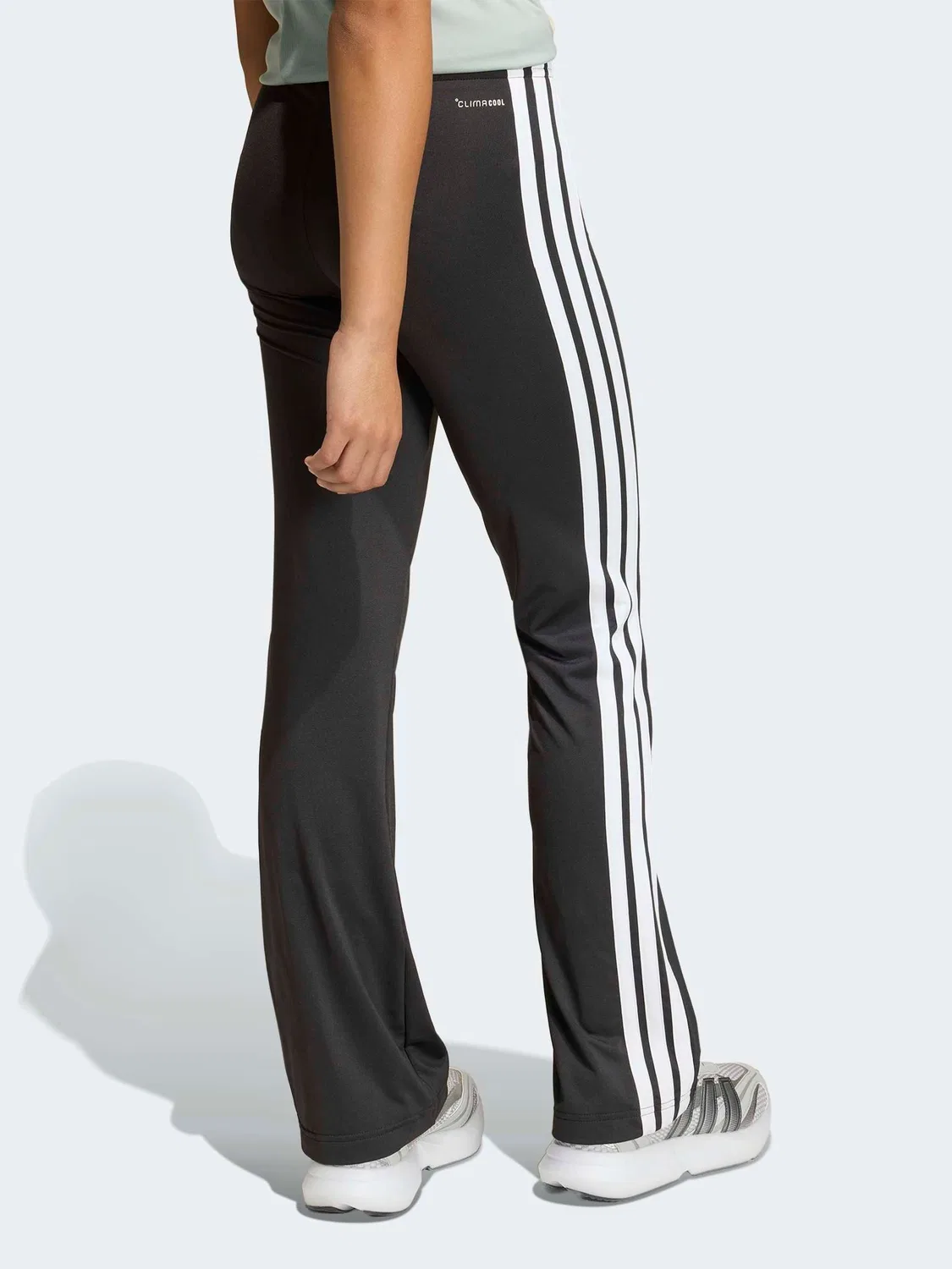 Леггинсы расклешенные adidas Train Essentials 3-Stripes, черный — фото 2