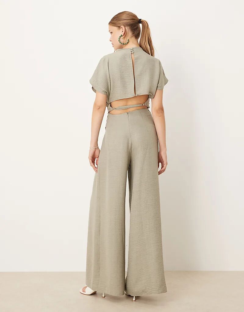 

Льняной комбинезон ASOS DESIGN с открытой спиной и сборками, цвет шалфейно-зеленый