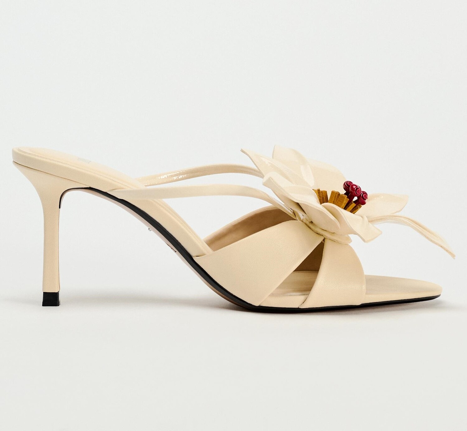 

Сандалии Zara High-heel With Floral Detail, белый