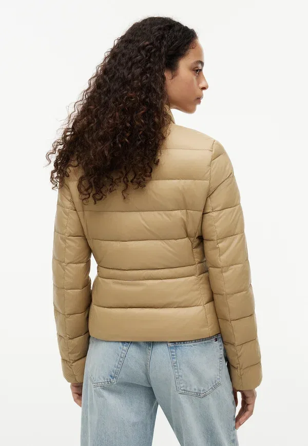 Пуховик водонепроницаемый Lw Down Packable Jacket Tommy Hilfiger Camel, коричнево-бежевой — фото 3