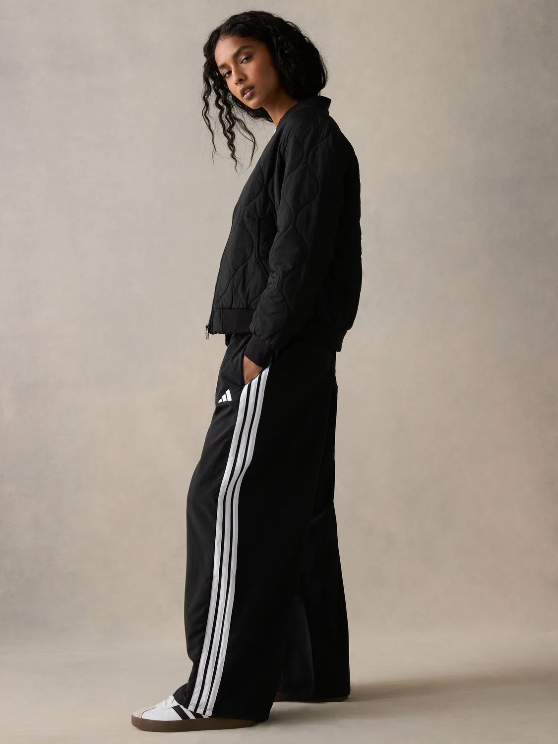 Adidas Black Essentials Тканые широкие брюки с 3 полосками — фото 4