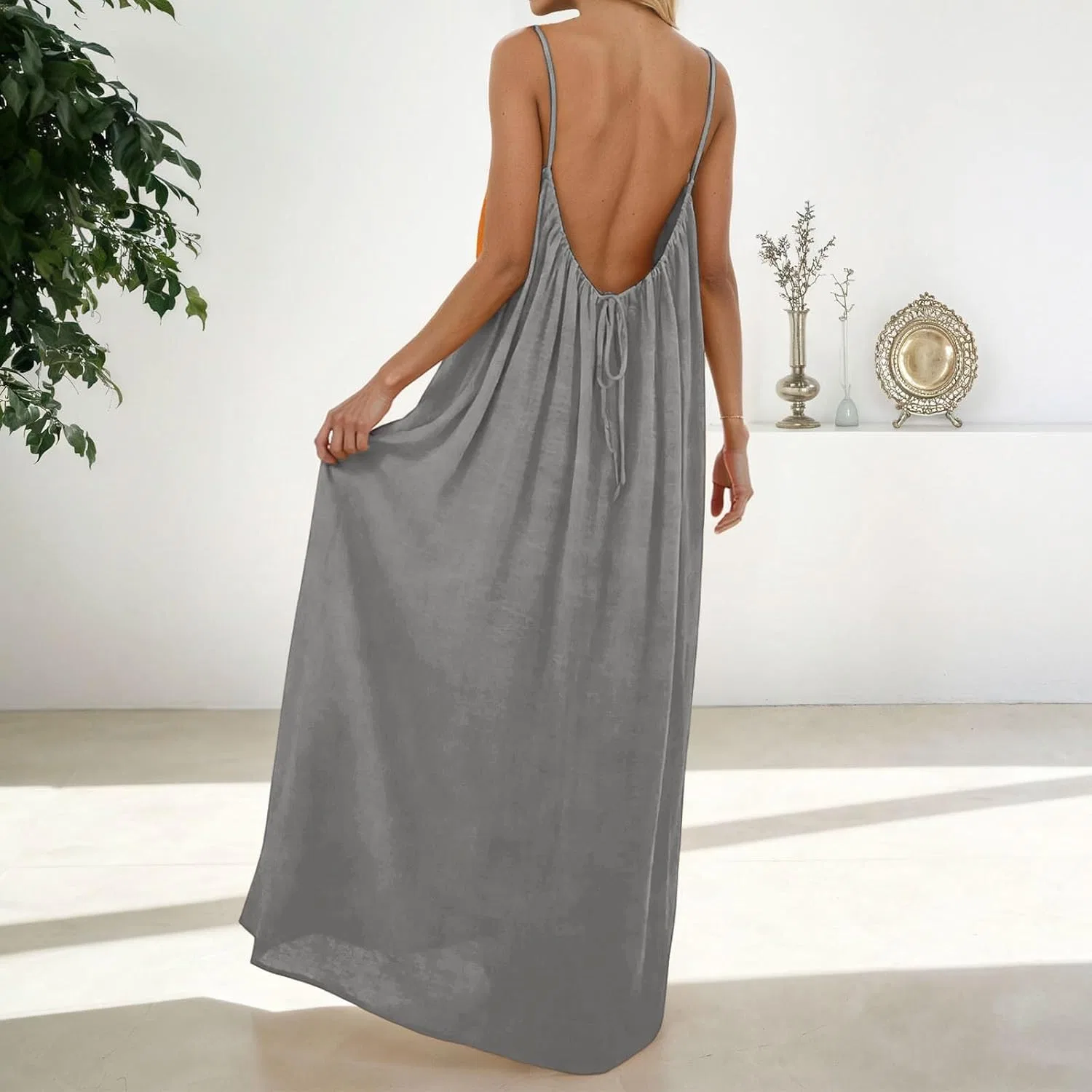 Женское летнее платье с открытой спиной на бретелях, Grey — фото 4