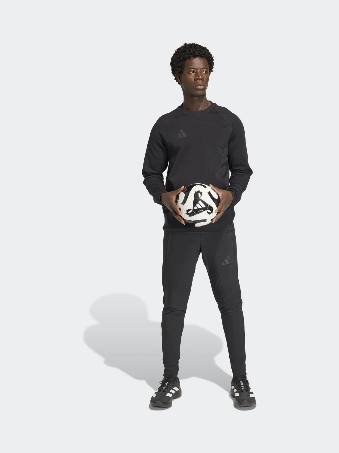 Свитшот футбольный Tiro Travel adidas, черный — фото 3