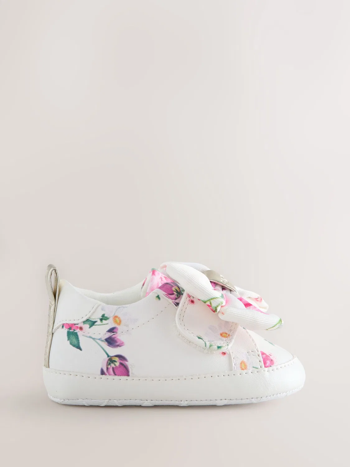 Кроссовки детские Organza Bow Padders Baker by Ted Baker, белый с цветочным принтом — фото 2