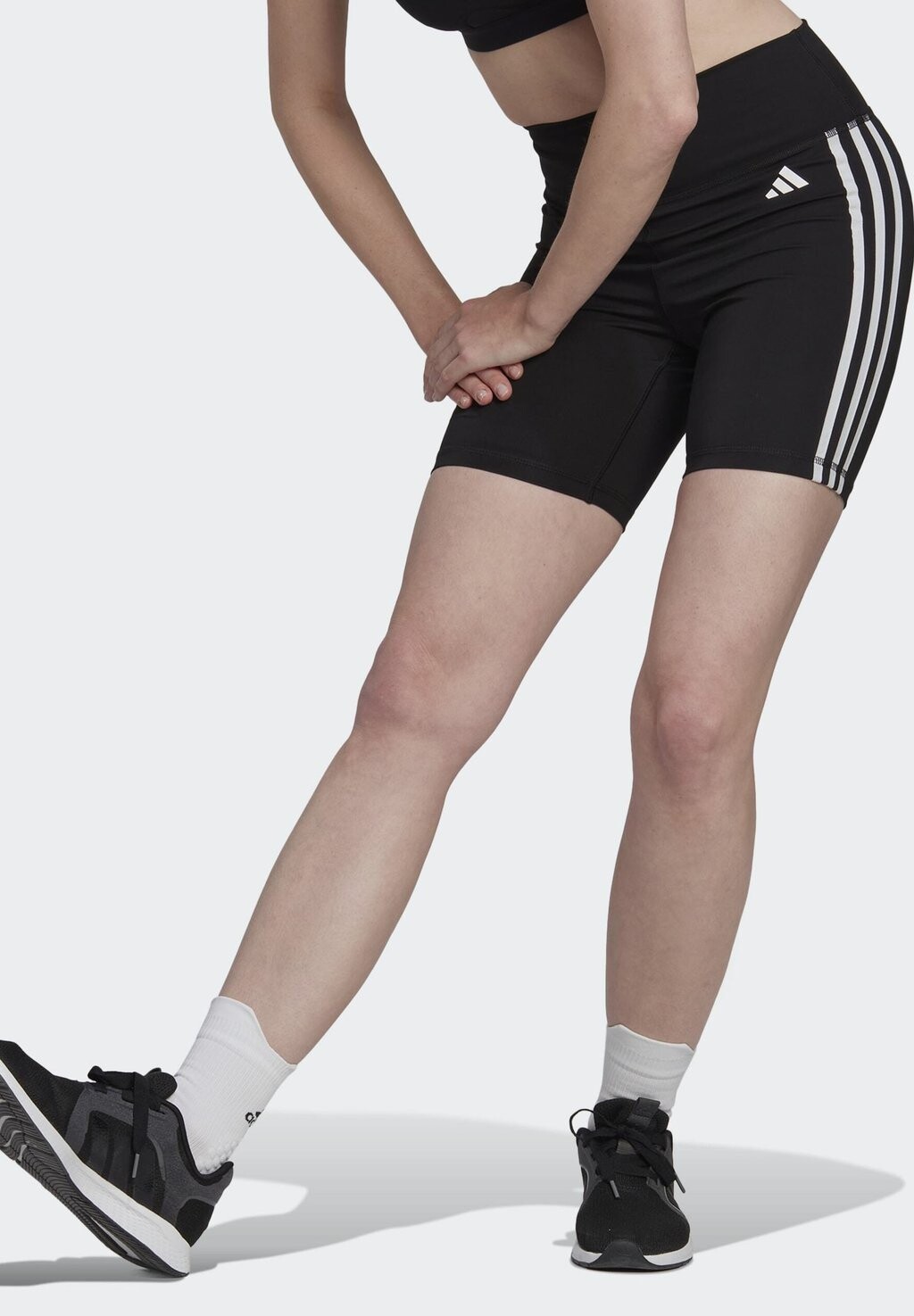 

Тайтсы Adidas, черный