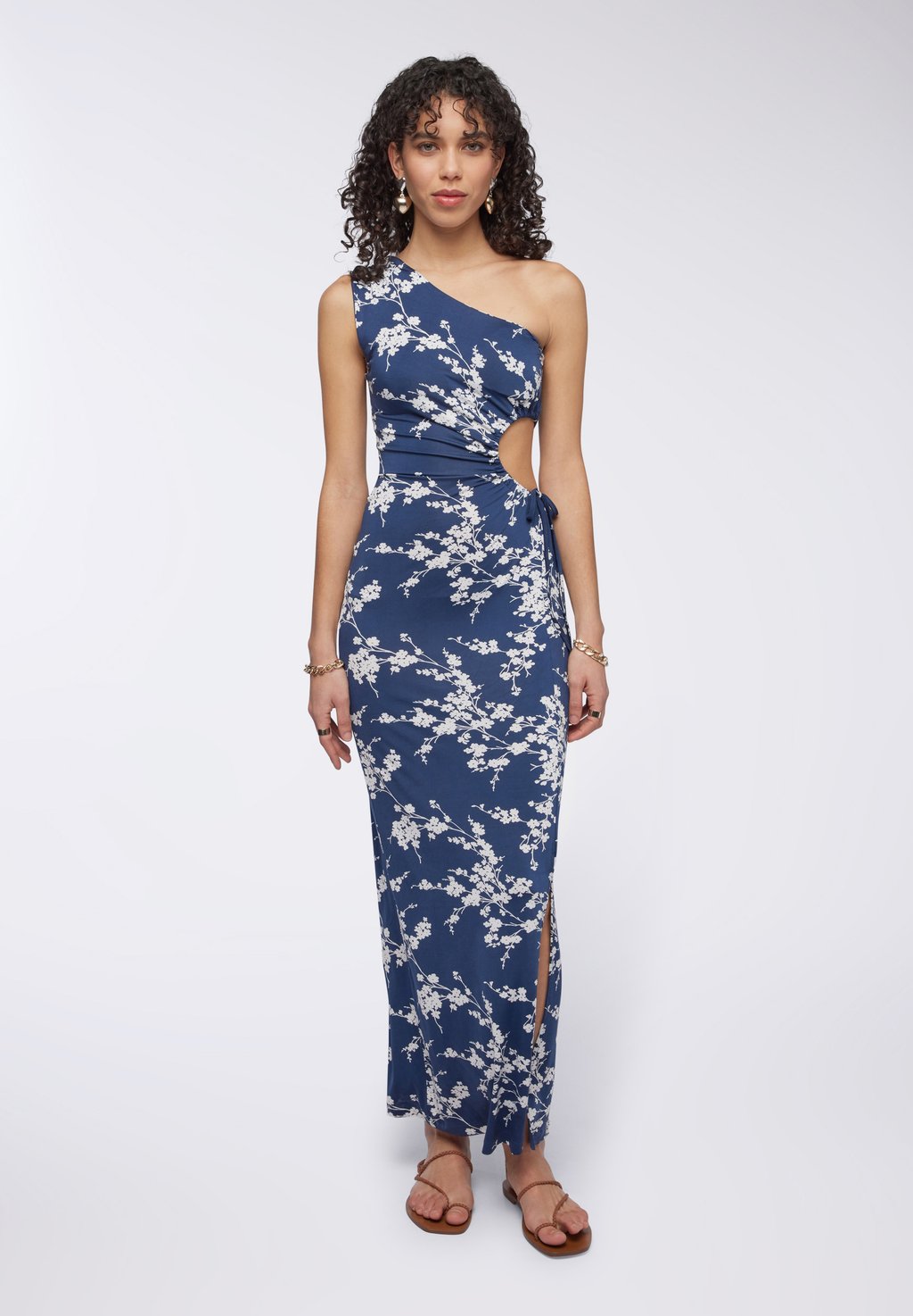 

Длинное платье FLORAL ONE-SHOULDER WITH CUT-OUT Terranova, темно-синий