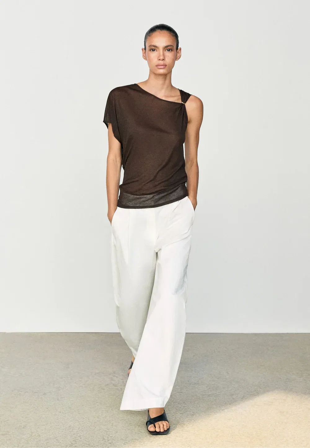 Асимметричный топ со спущенными рукавами, свободного кроя, с принтом Massimo Dutti, Dark Brown — фото 4