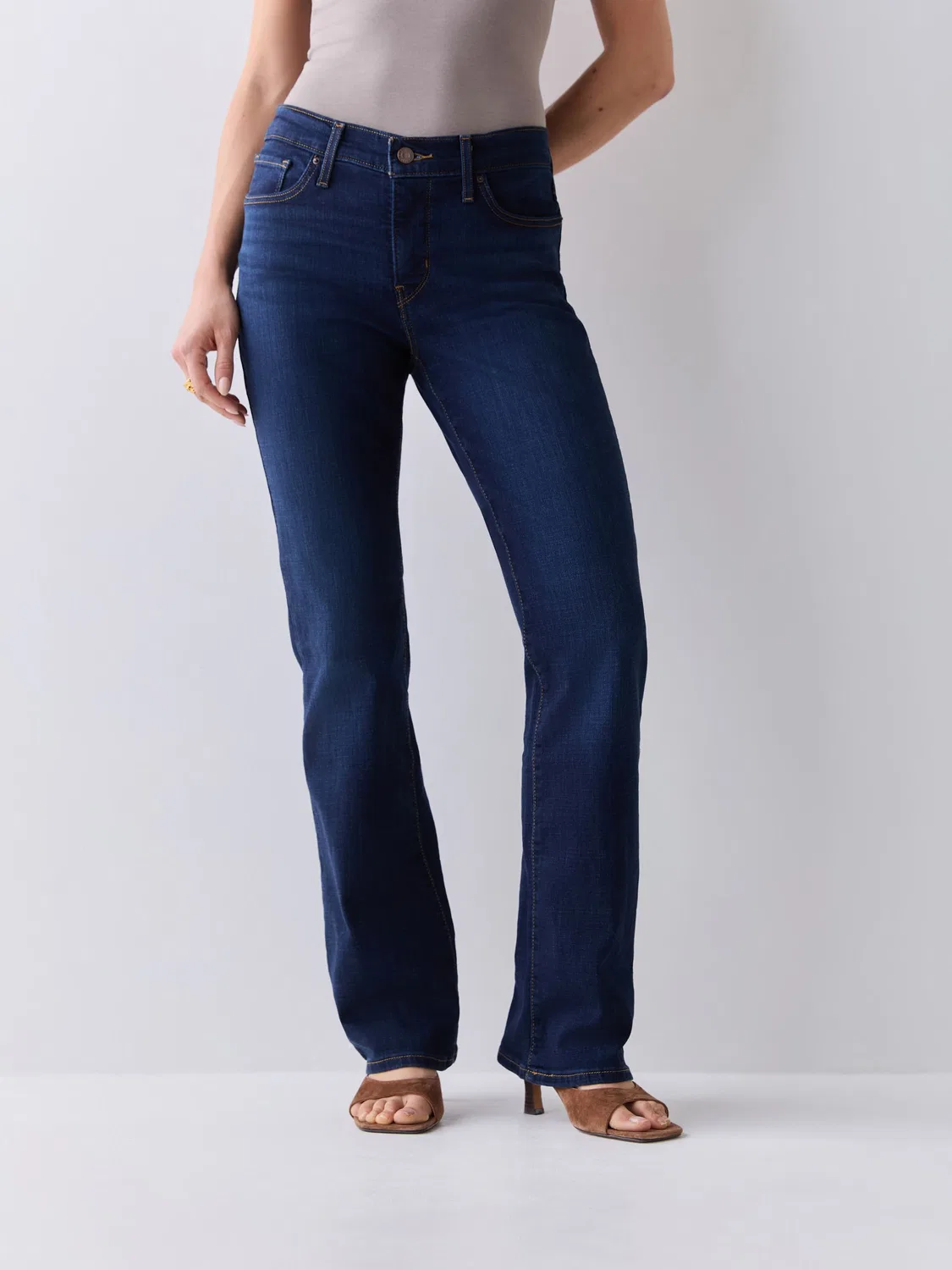 Темно-синие джинсы Levi's 315 Bootcut со средней посадкой — фото 3