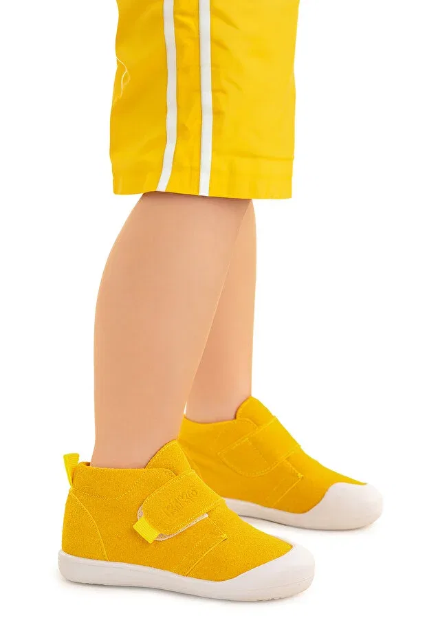 Детские ботинки для девочек на низком каблуке Winnie Kiko Kids, Yellow — фото 3