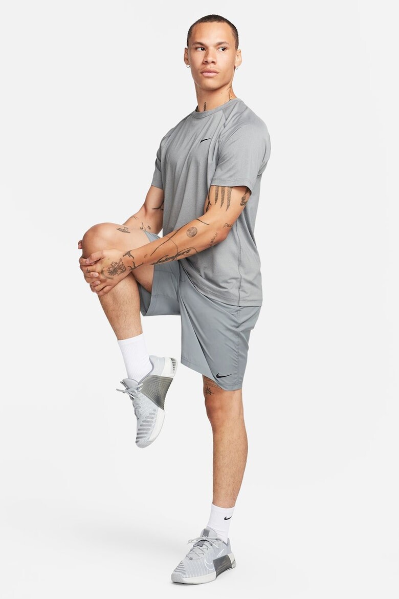 

Базовые шорты с галстуком Nike, серый