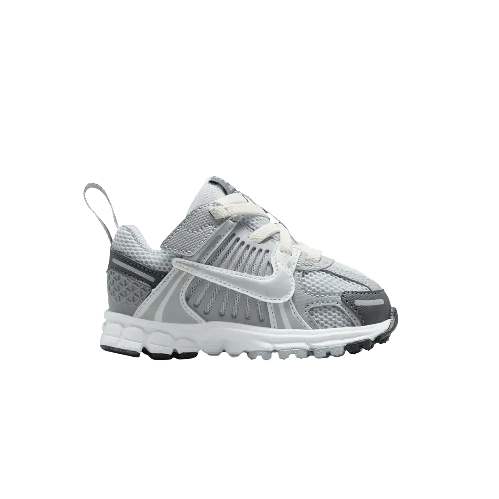Кроссовки Nike Air Zoom Vomero 5 TD, серый