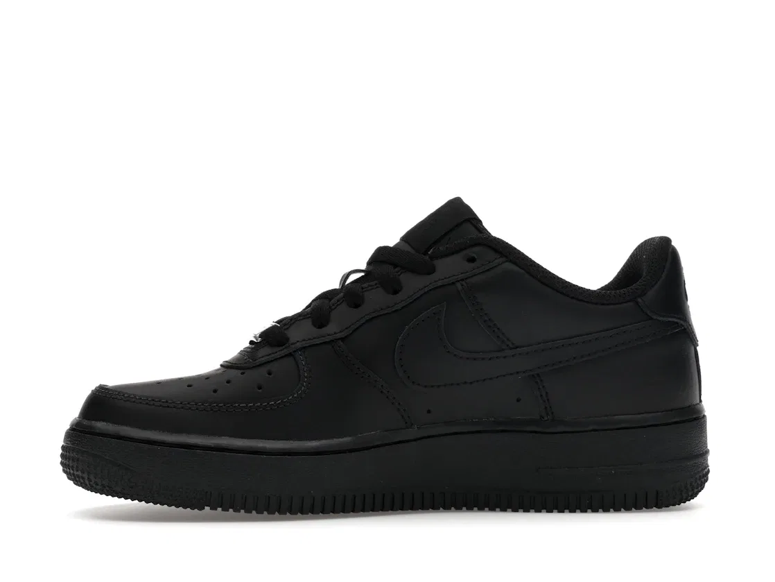 Детские кроссовки на шнуровке с перфорацией Nike Air Force 1 Low LE, Black/Black — фото 3