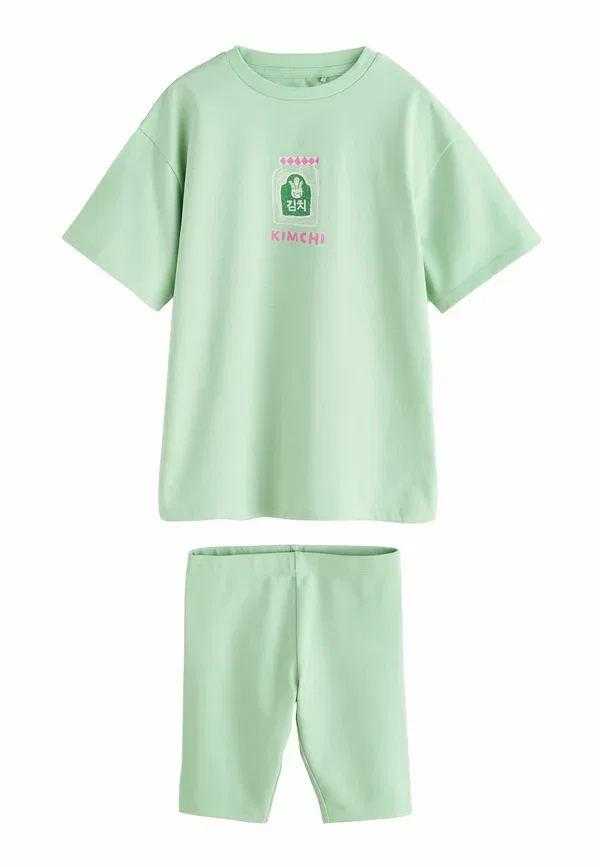 Комплект из футболки и шорт с принтом Food, Regular fit - graphic oversized t-shirt and cycling shorts set 2 pack, Next, Green, Orange, зеленый/оранжевый — фото 2