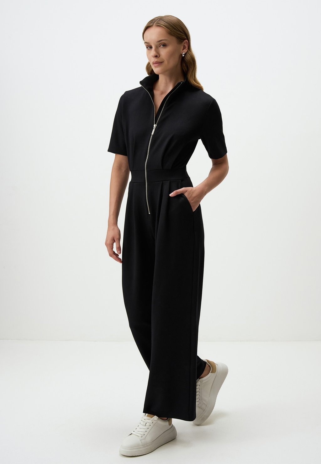 

Комбинезон HALF TURTLENECK SHORT SLEEVE Jimmy Key, черный