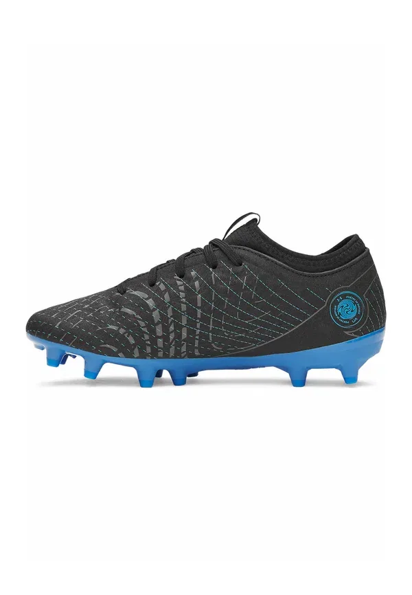 Ботинки футбольные с защитой от холода Magnetico select 5 fg jr. Under Armour, черный