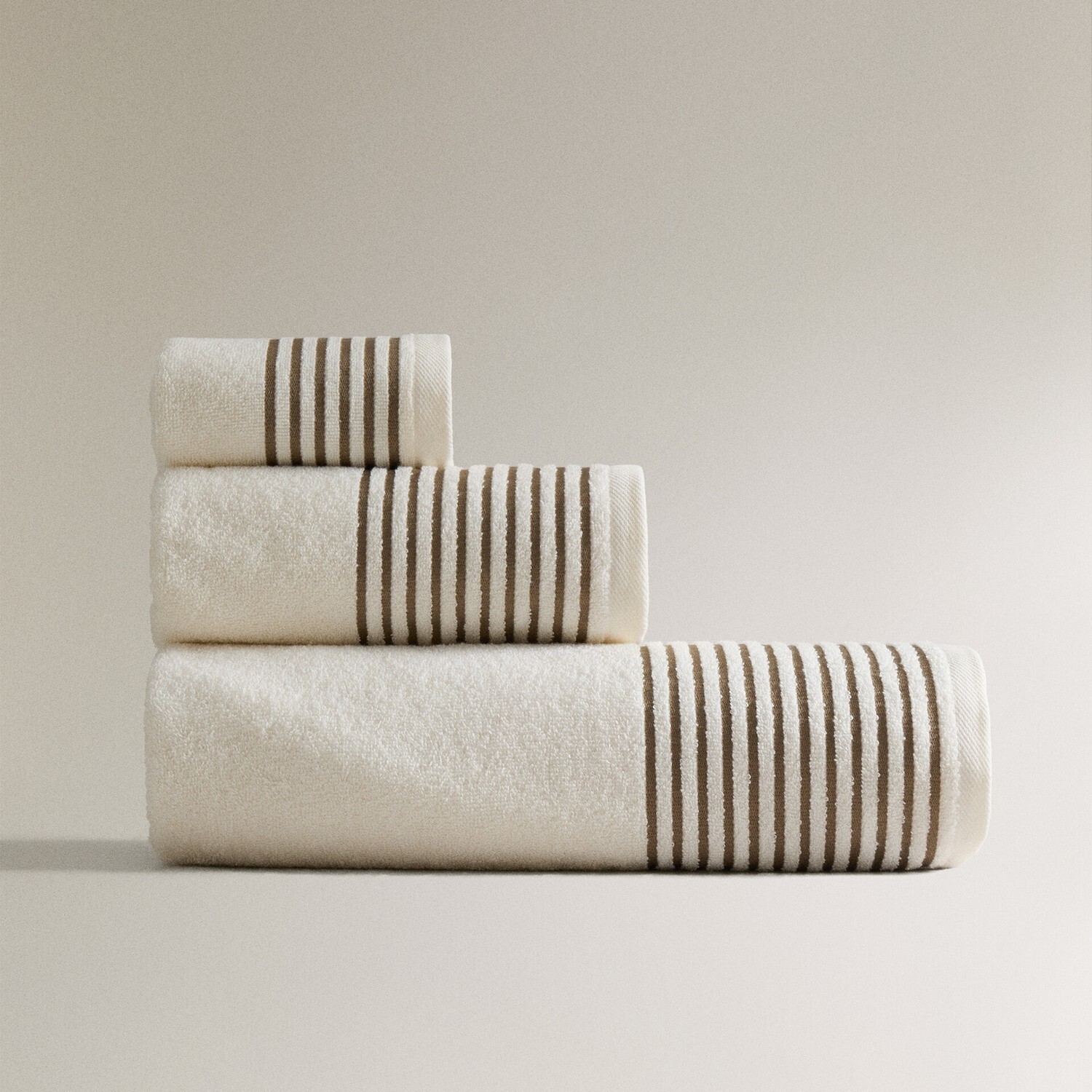 

Полотенце Zara Home Cotton With Striped Border, желтовато-белый