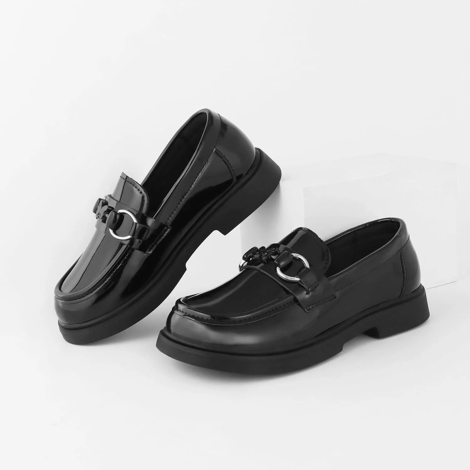 Детские туфли-лоферы для девочек с цепочкой Tobfis, Black — фото 4