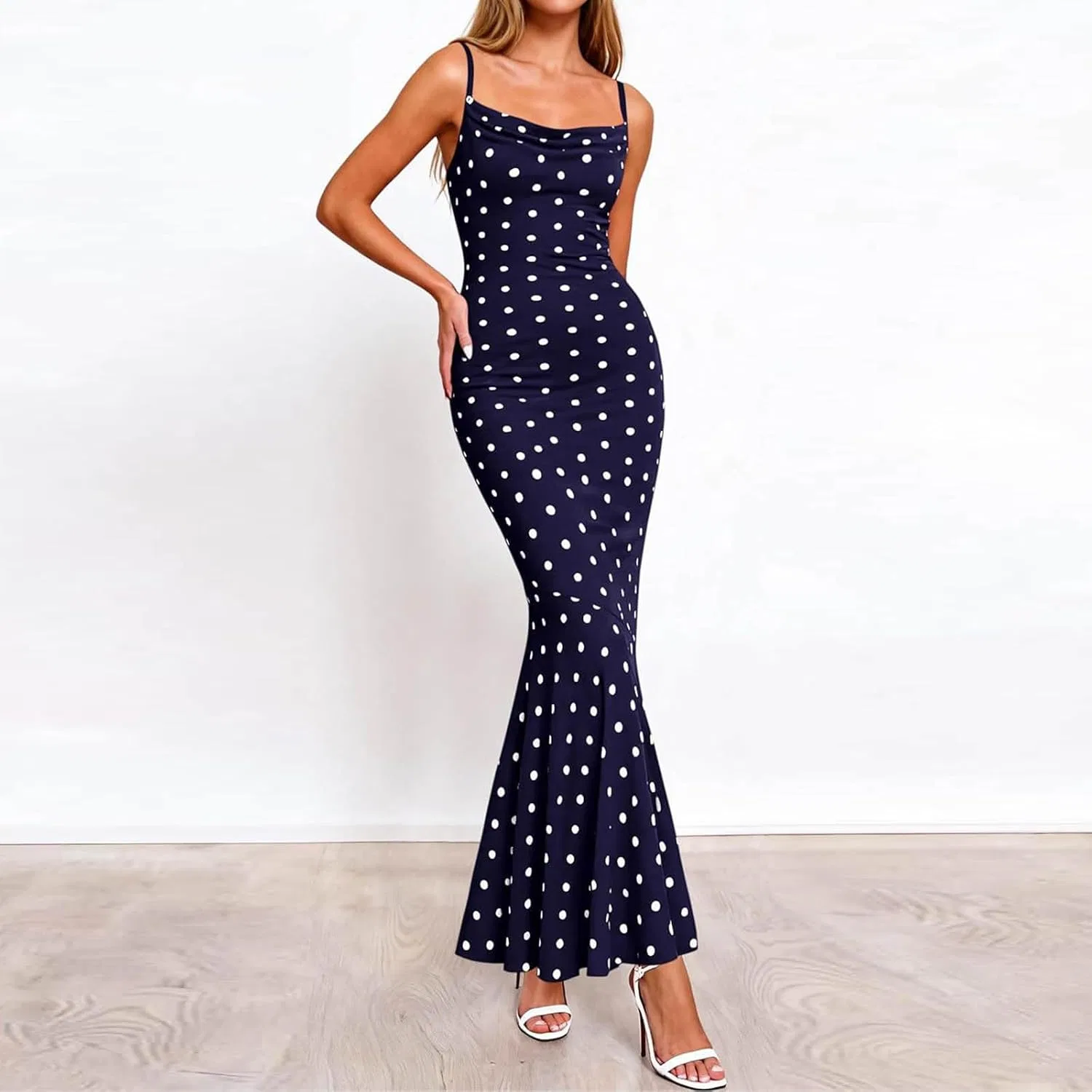 Женское платье-макси с принтом, модель Spaghetti Strap Cowl Neck, тёмно-синий — фото 3