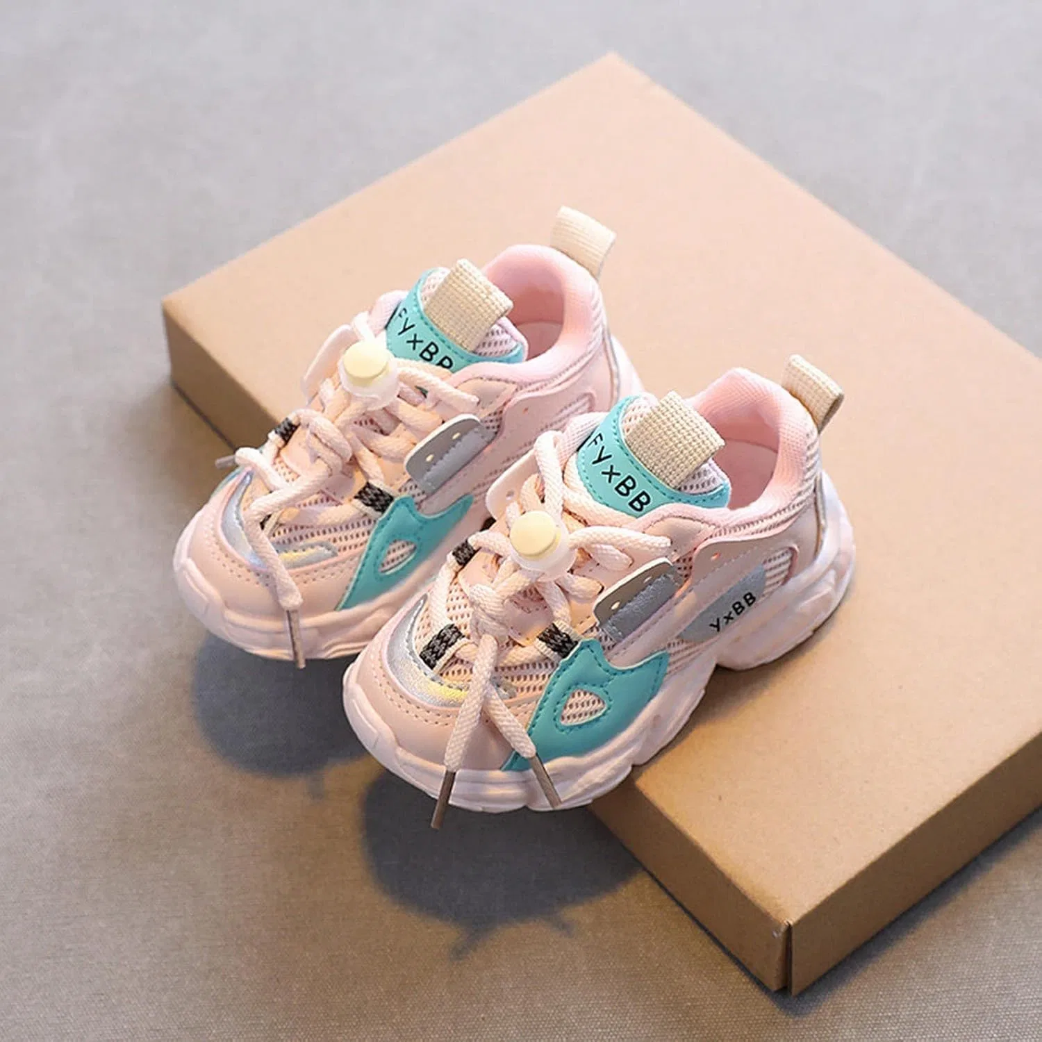 Детские кроссовки для девочек с цветными вставками из сетки, модель Color Block Mesh Sneakers, Pink — фото 3
