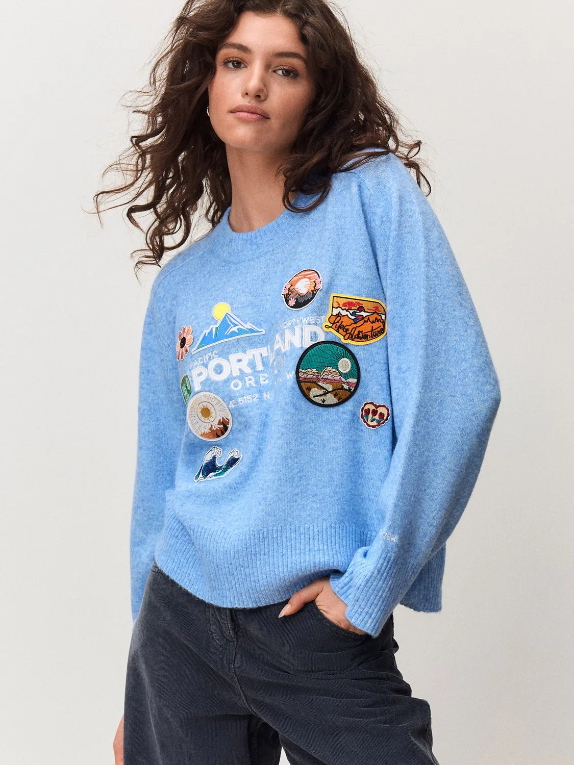 Джемпер с вышивкой Next, Light Blue Badge Embroidery — фото 3