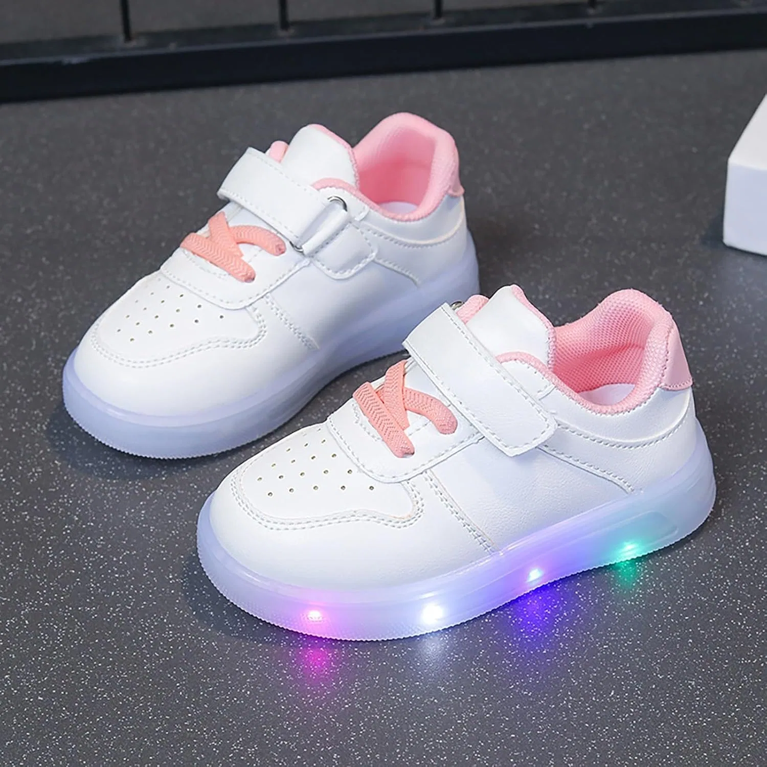 Детские белые кроссовки без шнуровки с мягкой резиновой подошвой, Pink — фото 2