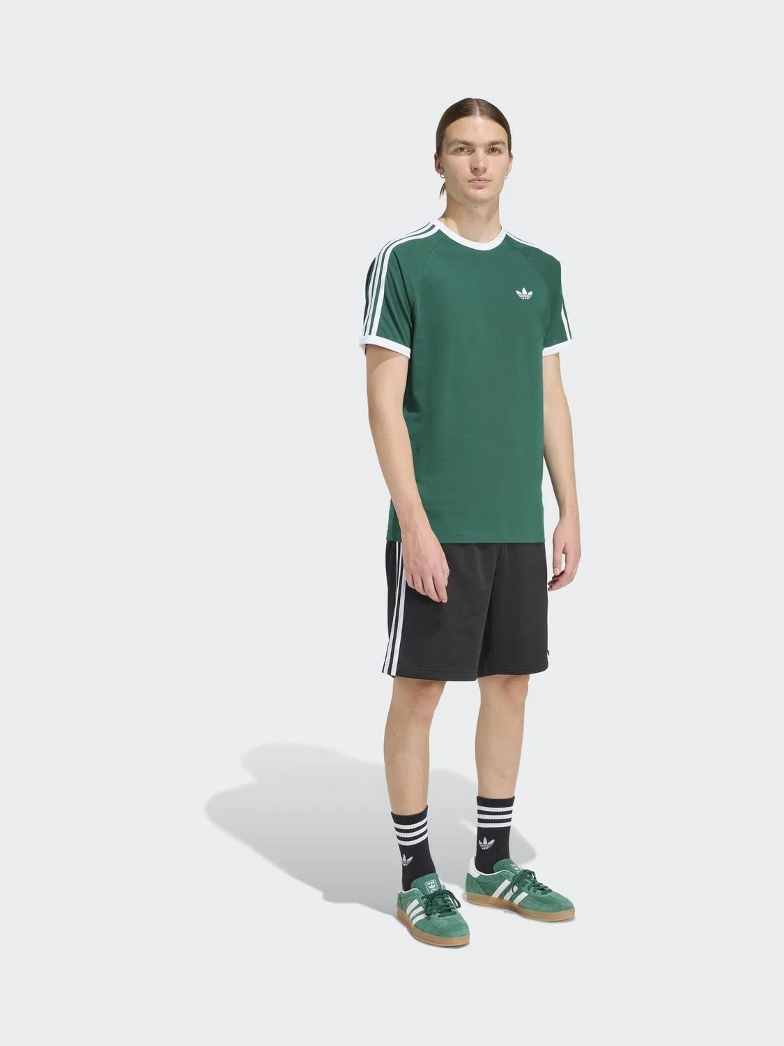 Футболка с полосками adidas Originals, зеленая — фото 3