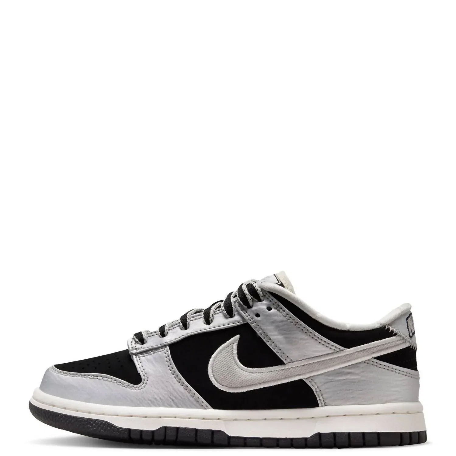 Детские кроссовки с перфорацией Dunk Low LV8 Nike, Starter Jacket Metallic Silver/Black — фото 2