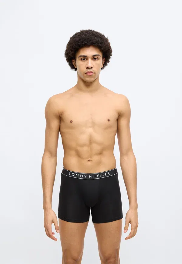Трусы боксеры дышащие Essential Logo Boxer Briefs Tommy Hilfiger, черный — фото 4