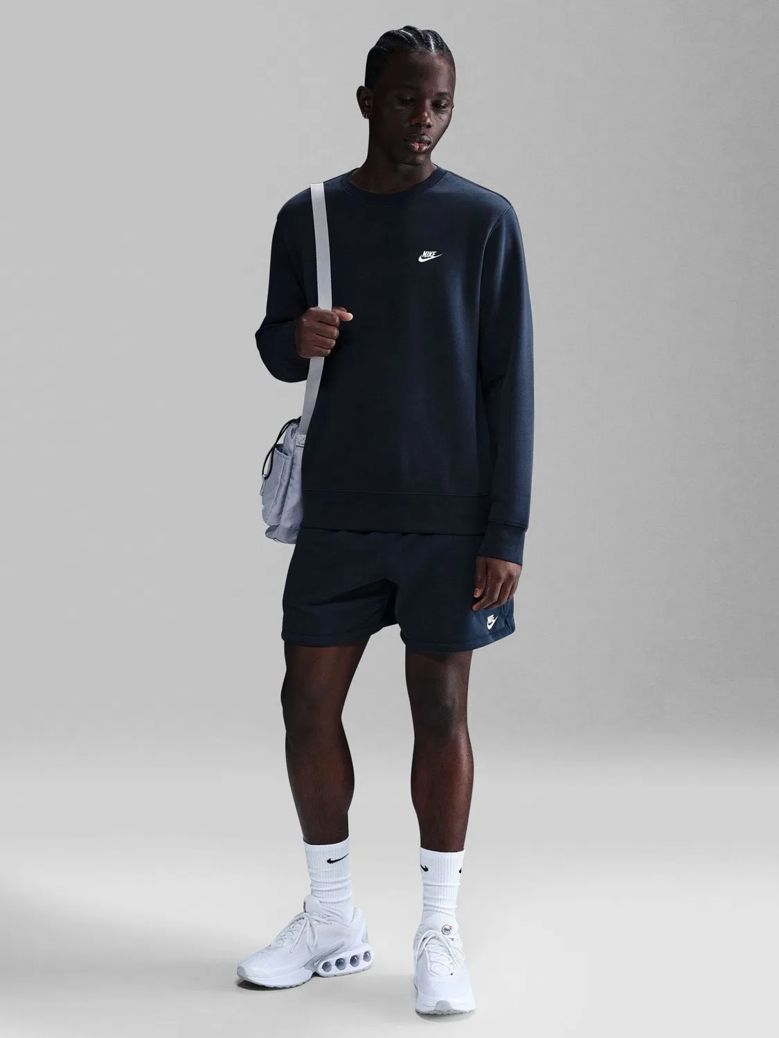 Темно-синий клубный свитшот с круглым вырезом Nike Obsidian