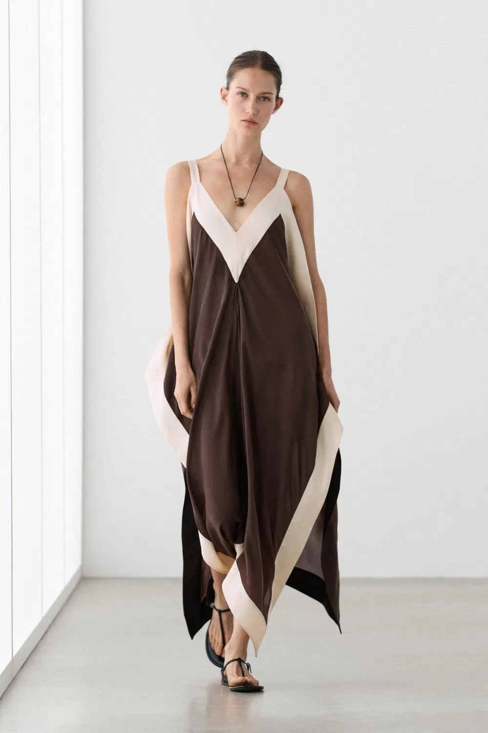Платье Massimo Dutti, миди, с контрастной отделкой, коричневый