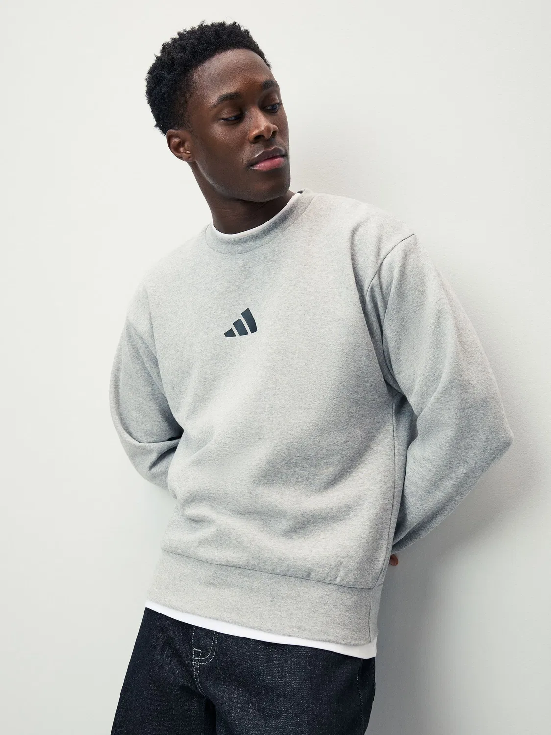 Свитшот флисовый Essentials Feelcozy adidas, серый