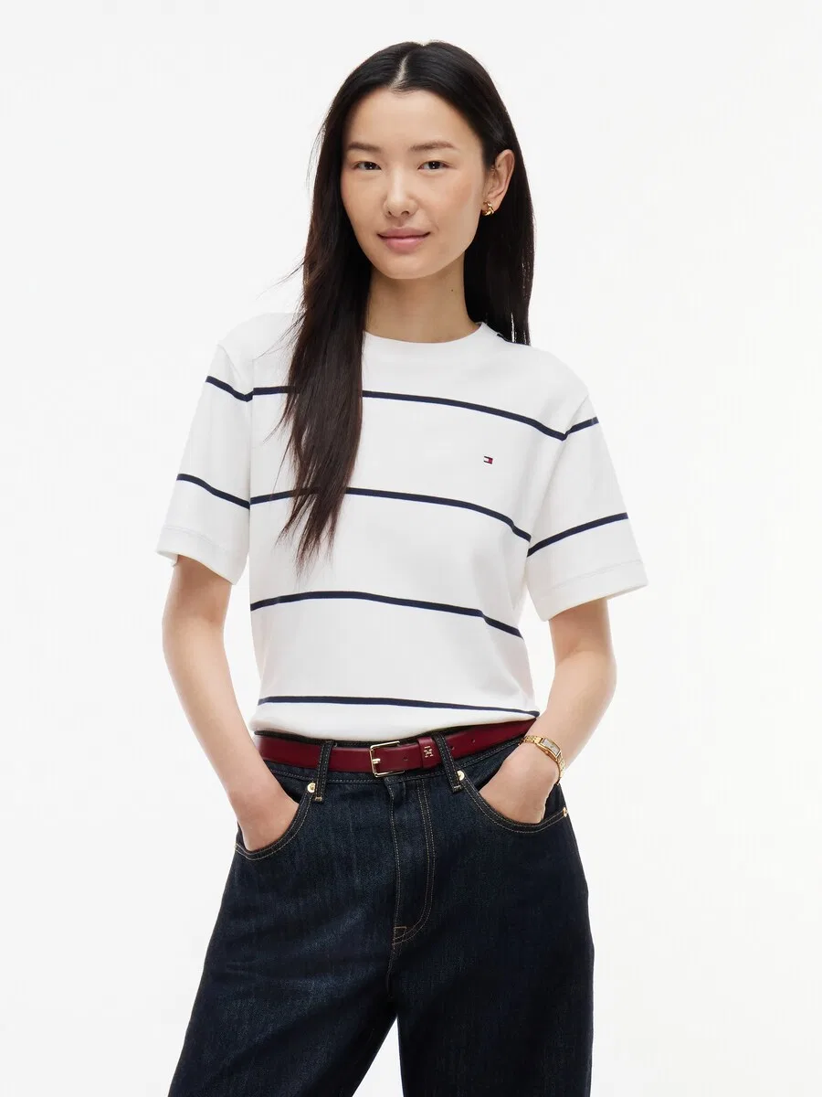 Футболка TOMMY HILFIGER BOXY INTERLOCK белого цвета — фото 2