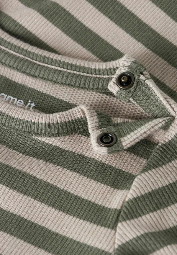 Боди с длинным рукавом Nbnbanio ls body Name It, Dusty Olive, оливковый — фото 4